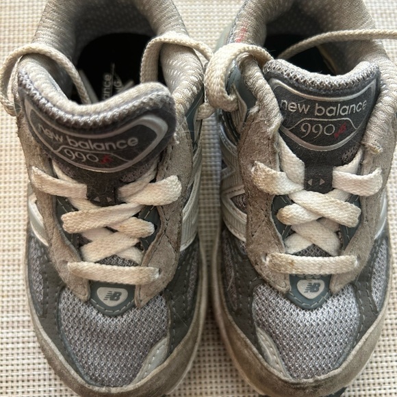 New Balance Kids' Gray and White Sneakers - Picture 2 of 3